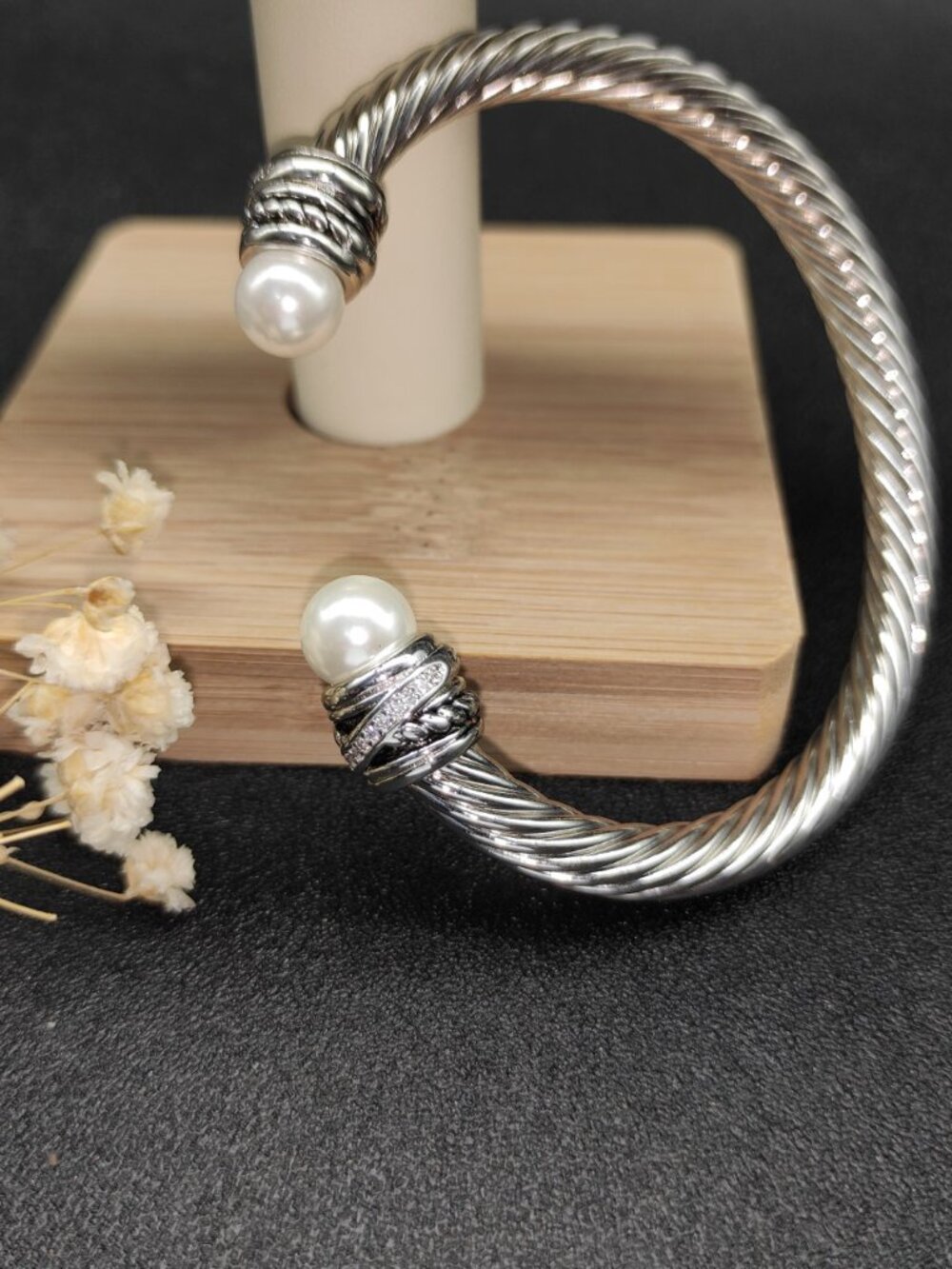 David Yurman 7mm rotating pearl bracelet - Picture 6 of 7